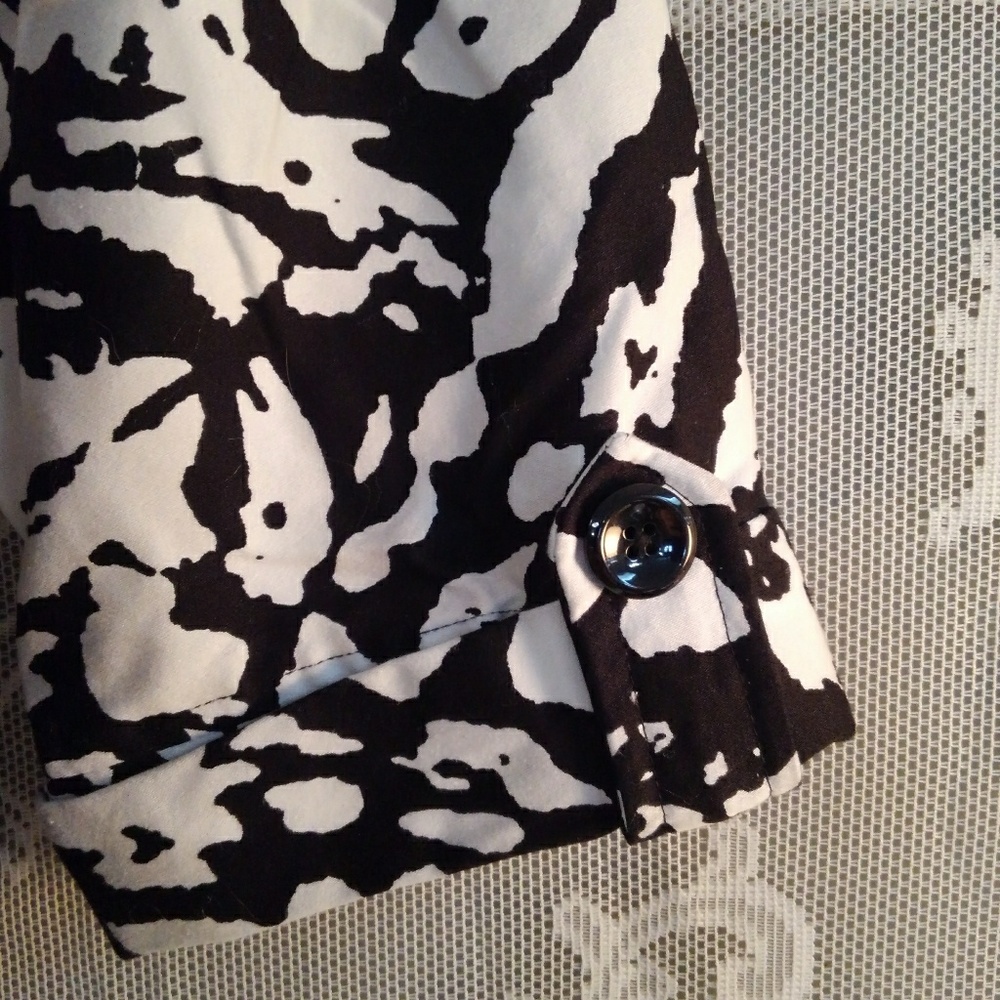 Notations Crop Blazer Jacket - Picture 2 of 6
